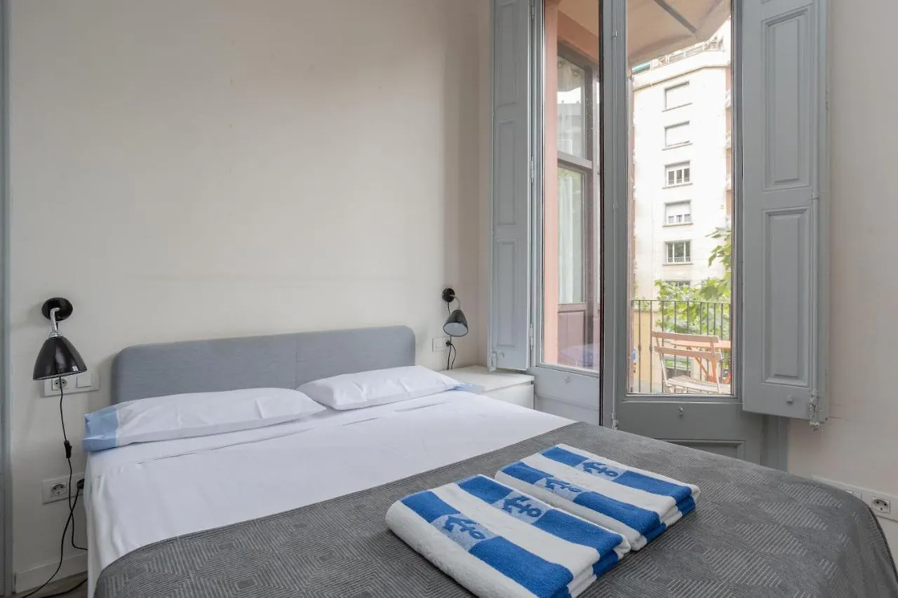 Aparteasy - Casanova Elegance Barcelona Apartment
